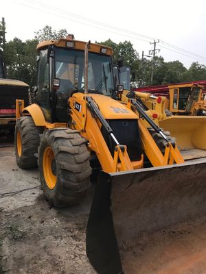 원본 엔진으로 사용 된 JCB 4CX 배크호 로더