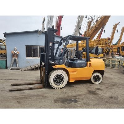 상하이에서 3000kg 토요타 7f50 포크리프트 트럭 3 마스트와 6000mm 리프트 높이