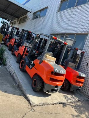 3톤 3000kg 사용 된 토요타 포크 픽터 FDZN30 일본 ISUZU 엔진 좋은 상태