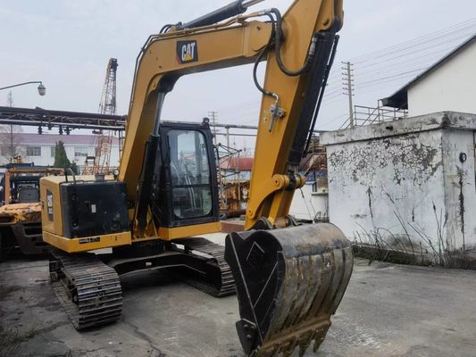 일본에서 가져온 원형 수압 밸브와 고무 트랙과 함께 사용 된 CAT 307.5 발굴기