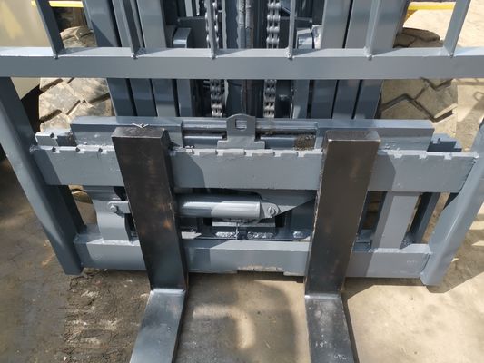 건축물 상점에서 가장 좋은 선택 사용 된 코마쓰 포크리프트 FD25 FD30 FD40 FD50