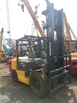 포크 너비 1200mm 코마쓰 FD50 5T 사용된 포크리프트 5T 일본 ISUZU 엔진을 가진 리프팅
