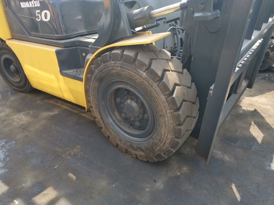 포크 너비 1200mm 코마쓰 FD50 5T 사용된 포크리프트 5T 일본 ISUZU 엔진을 가진 리프팅