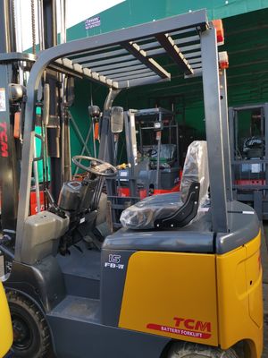 1500kg 무게 TCM FB15 1.5 TON 전기 포크리프트 Isuzu 엔진과 CE 마크