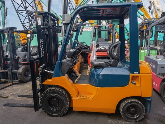 1500kg 토요타 7FD15 1.5톤 포크리프트 사이드 셰이프트 이동 오른쪽과 왼쪽 에너지 채굴