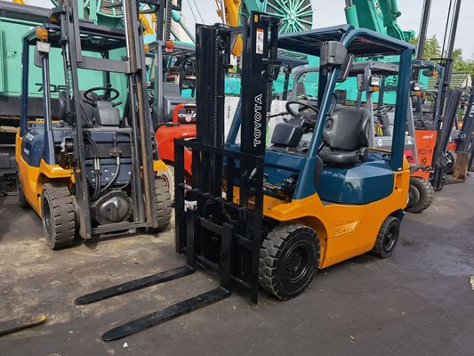 1500kg 토요타 7FD15 1.5톤 포크리프트 사이드 셰이프트 이동 오른쪽과 왼쪽 에너지 채굴