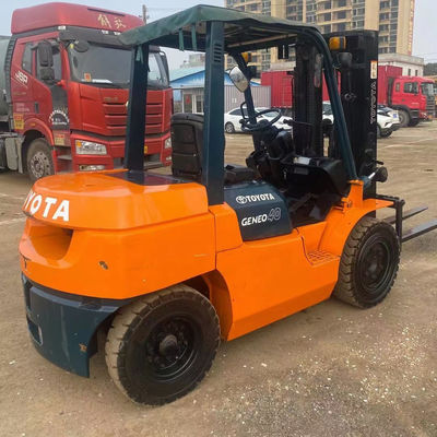 사용 된 도요타 FD40.4 톤 2 단계 마스트 3m 4m 4.5m 무게 KG 4000 kg