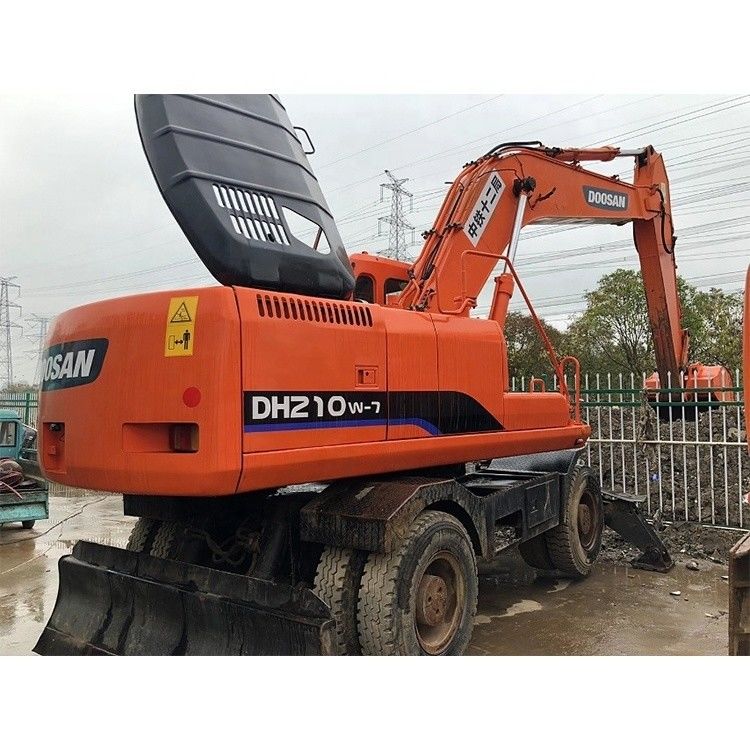 2020 사용 된 Doosan DH210W-7 발굴기 한국 원본 Doosan 엔진의 바퀴 발굴기