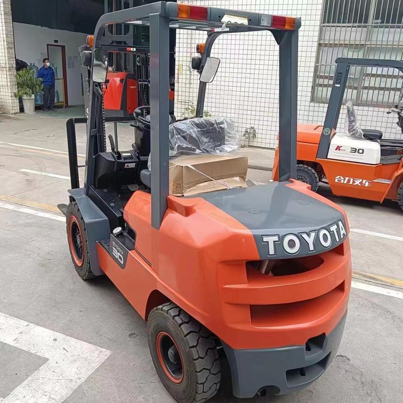 3톤 3000kg 사용 된 토요타 포크 픽터 FDZN30 일본 ISUZU 엔진 좋은 상태