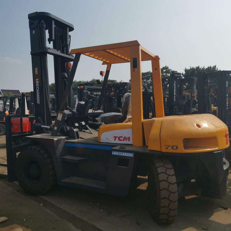 강력한 디젤 엔진 TCM FD70 7 톤 포크리프트 80% 2 단계 마스트와 사이드 셔프트