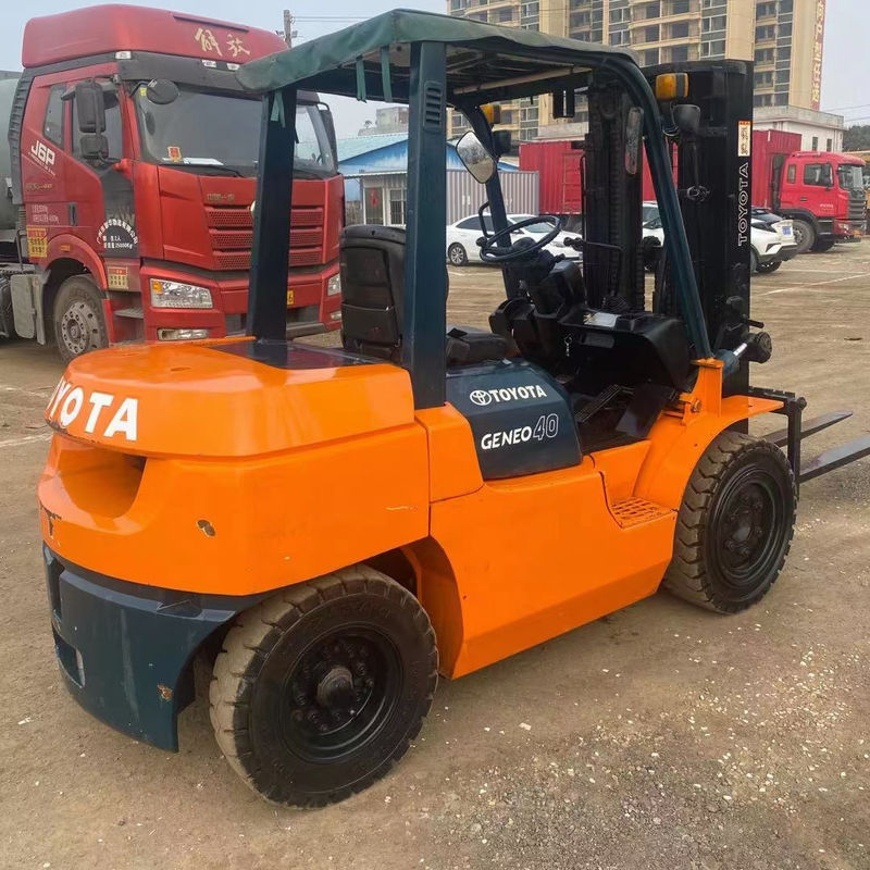 사용 된 도요타 FD40.4 톤 2 단계 마스트 3m 4m 4.5m 무게 KG 4000 kg