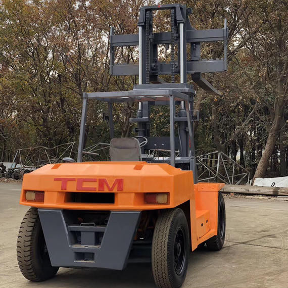 FD100 TCM 포크리프트 10톤 디젤 엔진과 정규 포크 너비